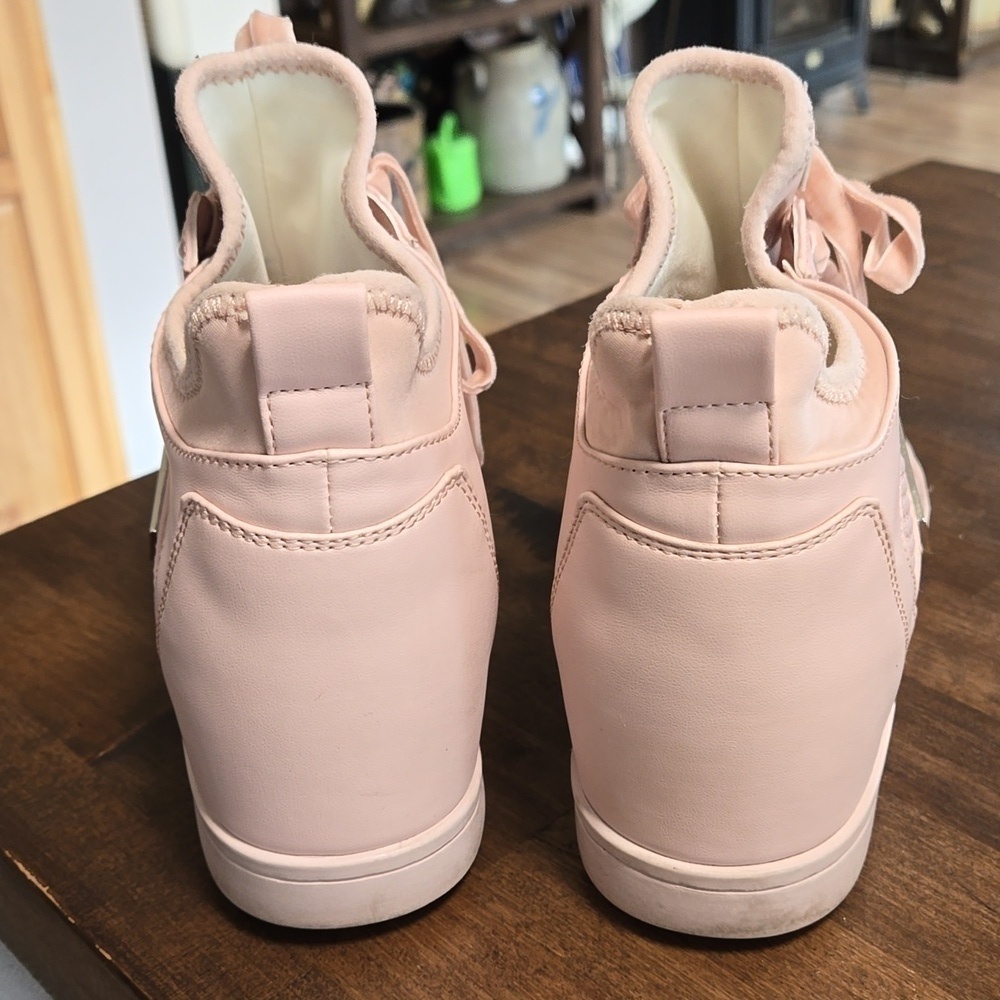 Guess Wedge Sneaker Womens Size 10 Pink with Velvet Laces Excellent Condition - Picture 5 of 9